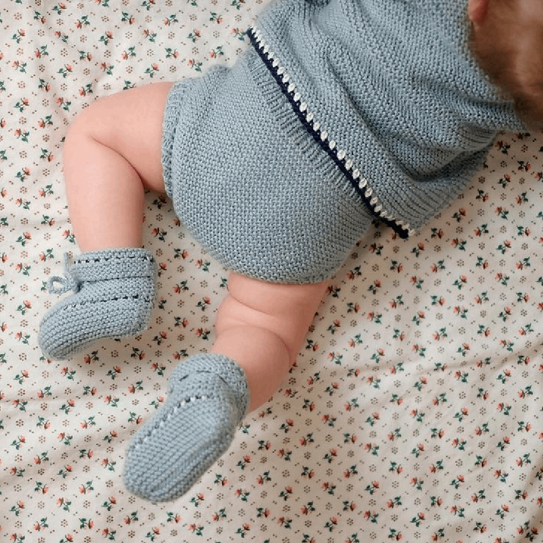knit baby clothes