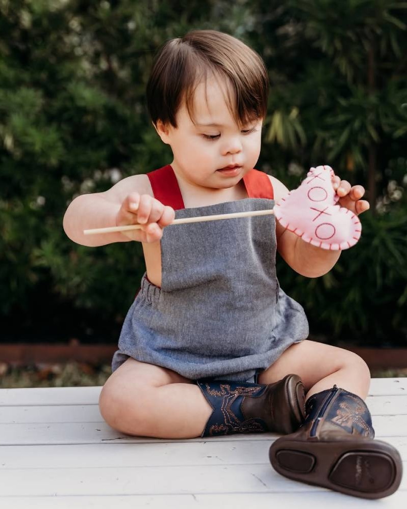 children's shoe brand